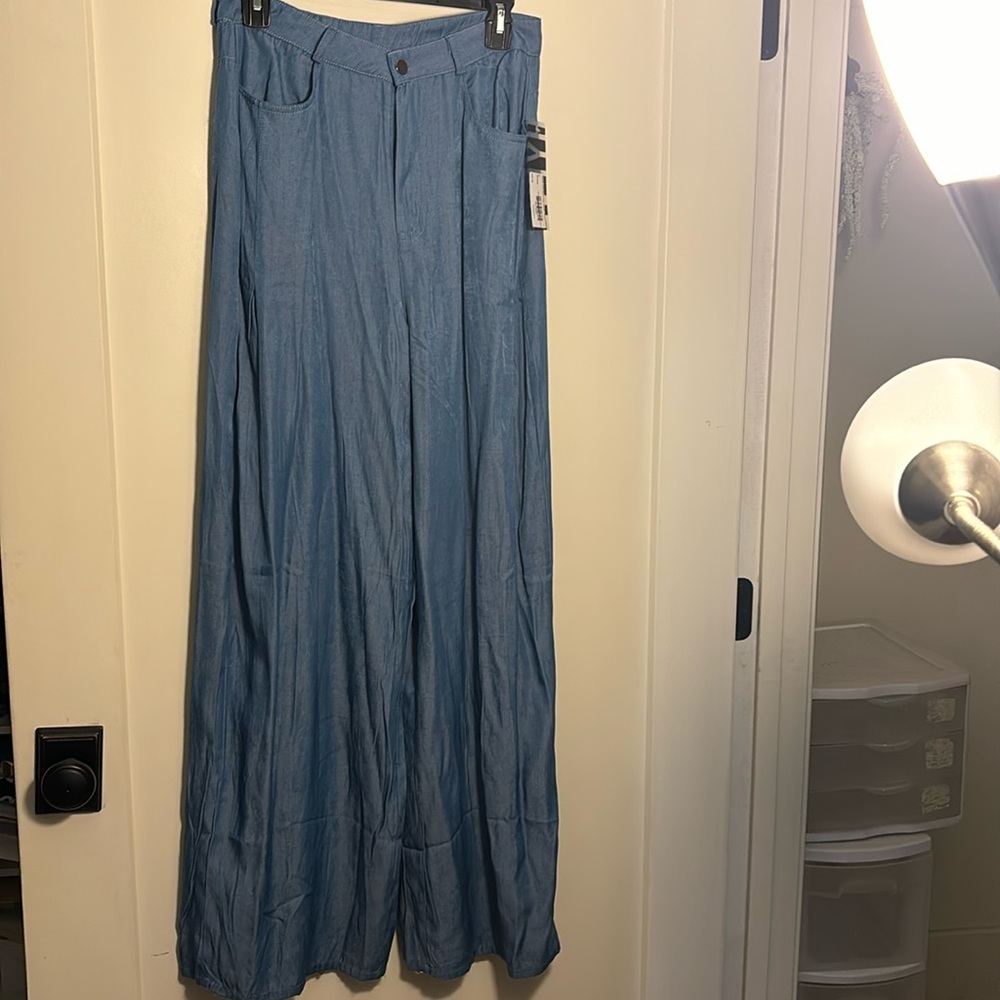 S Brand New HYFVE flowy pants